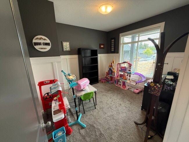 Building Photo - 144 Kian Pl