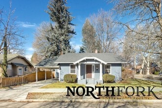 Building Photo - 2300 Heron St