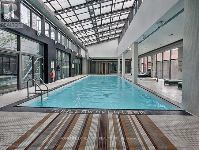 Building Photo - 38 Grenville St