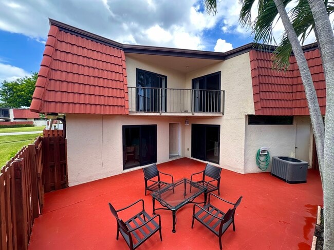 Building Photo - 3871 Victoria Dr