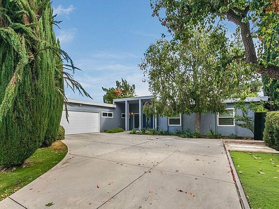 Foto principal - 6236 Capistrano Ave