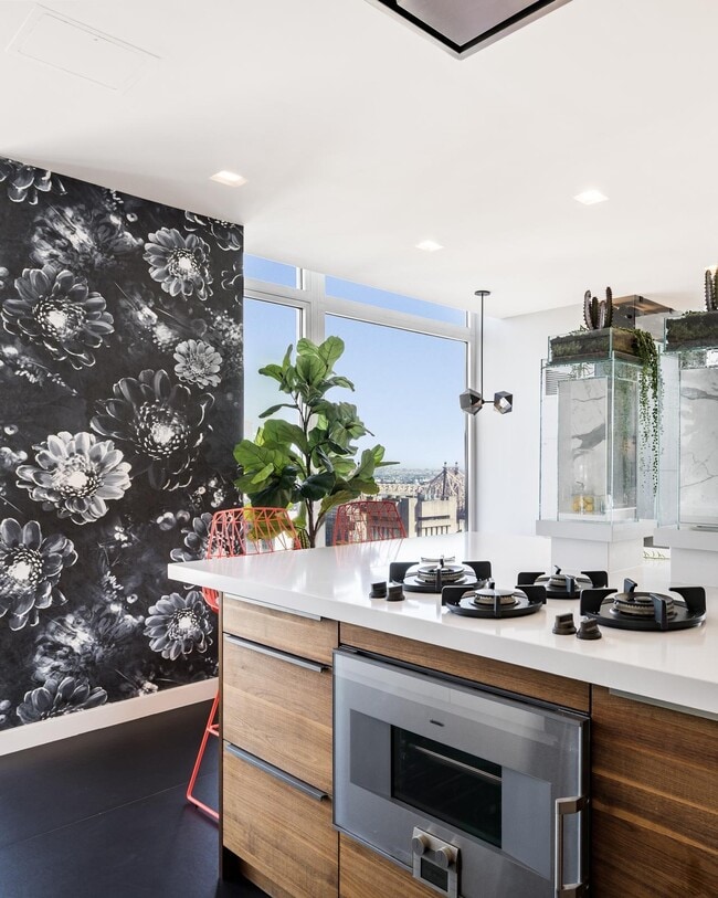 Building Photo - 400 E 67th St