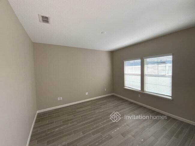 Building Photo - 6382 Starlight Dr