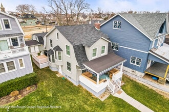Building Photo - 705 N Lk Dr