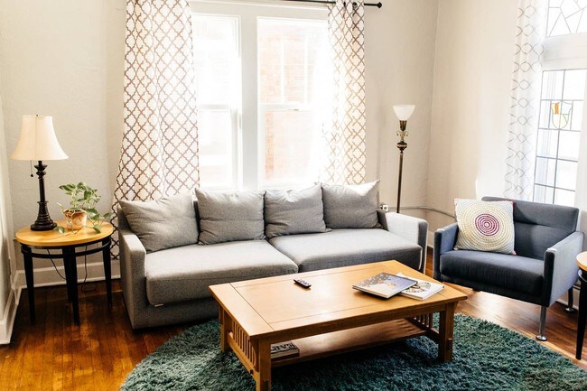 Foto del edificio - 2525 Shelby Street, Unit 6