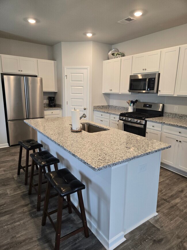 Building Photo - 175 Saltgrass Way