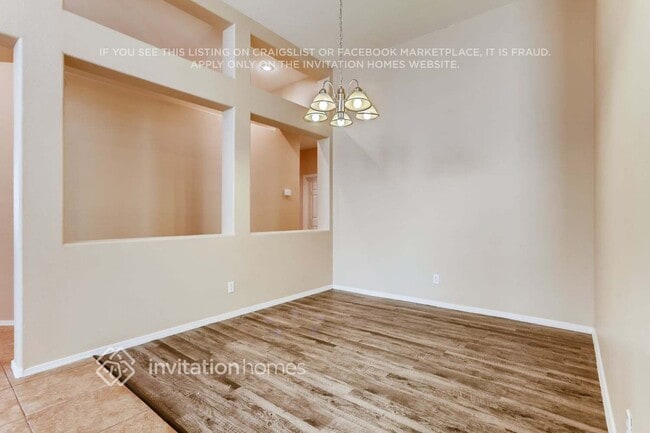 Building Photo - 2352 Kenneth Ave