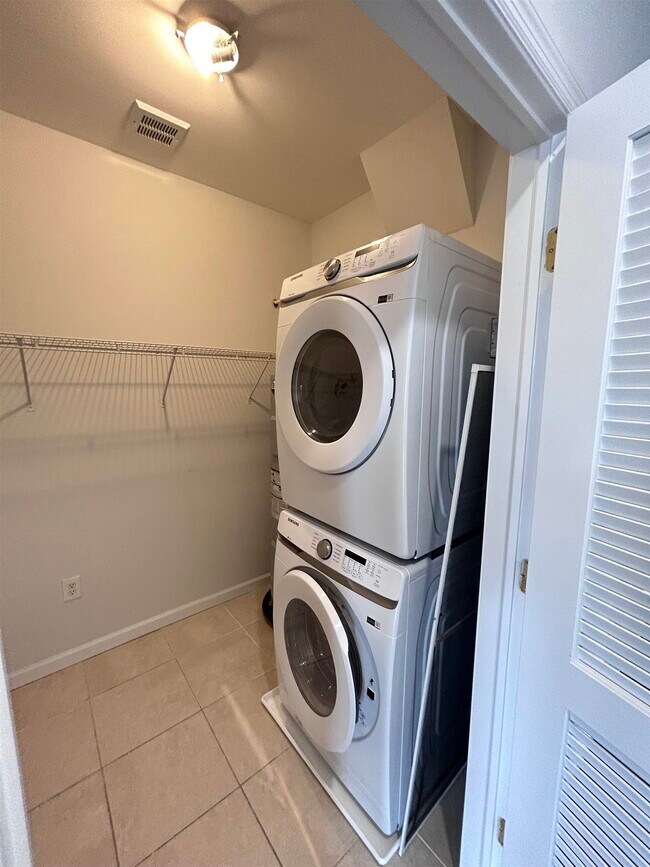 Building Photo - 231 Avenue C