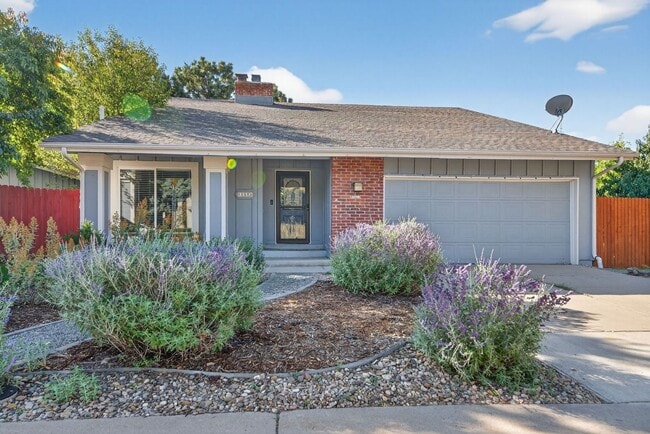 Photo - Spacious 4BR3BA House in Aurora