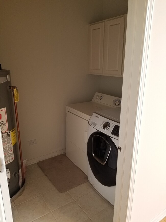 Building Photo - 4702 N Lamon Ave