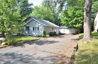 Building Photo - 4536 Taylor St NE