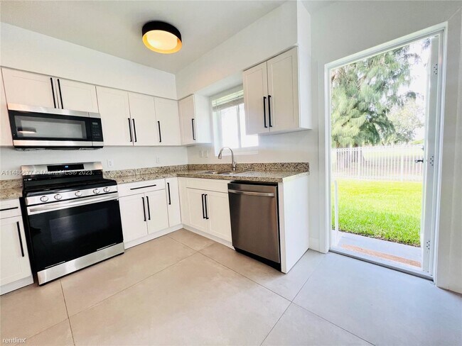 Foto del edificio - 3 br, 2 bath House - 301 S Shore Dr Apt 4