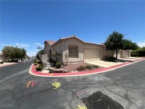 Building Photo - 3352 Kylemore St