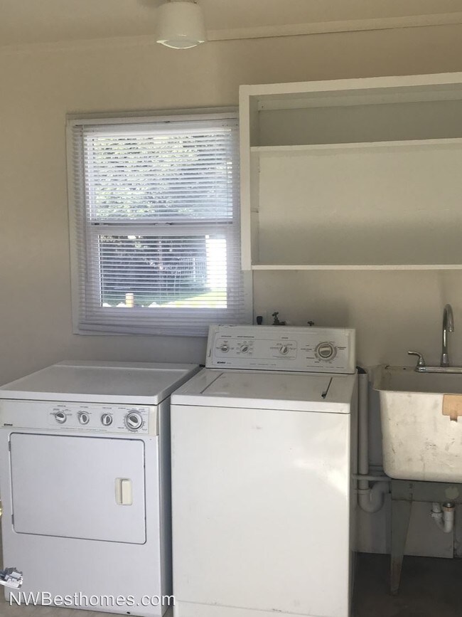 201 8th St, Sultan, WA 98294 Condo for Rent in Sultan, WA