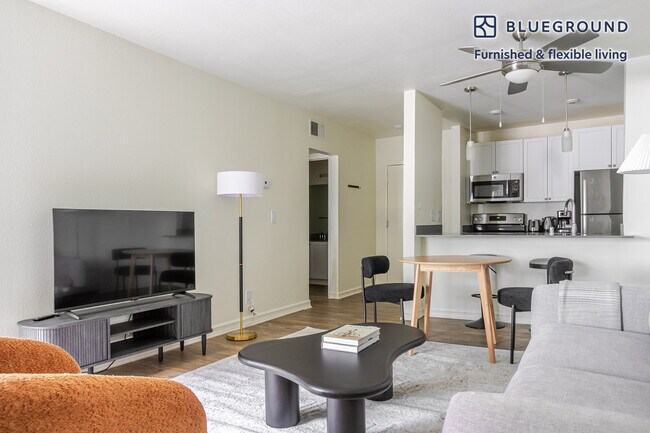 Foto del edificio - 350 E Del Mar Blvd