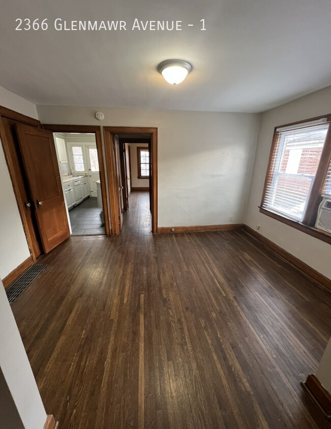 Foto del edificio - 2366 Glenmawr Ave