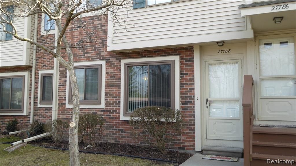 Foto principal - 27788 Harrison Woods Ln