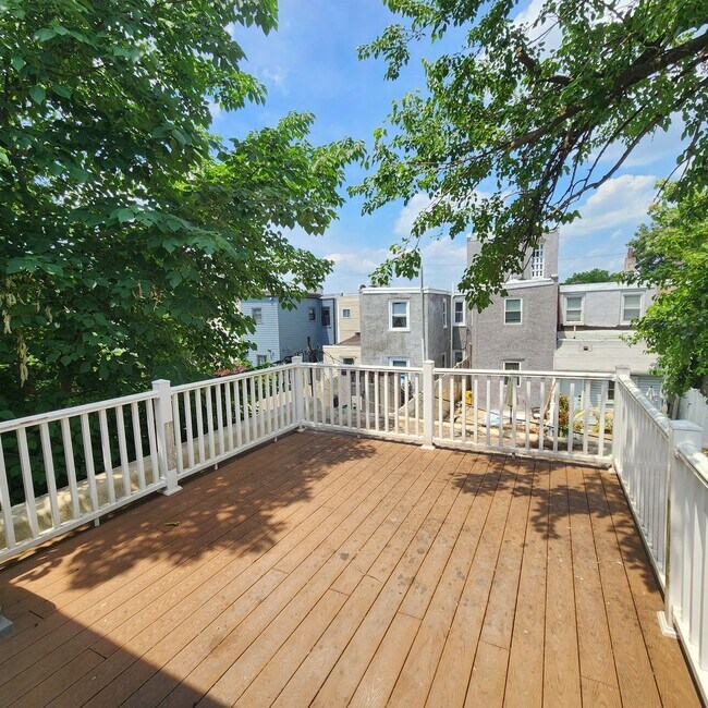 Building Photo - Fully renovated 2bedroom in brewerytown