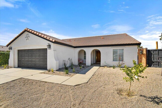 Building Photo - 83390 La Costa Ave