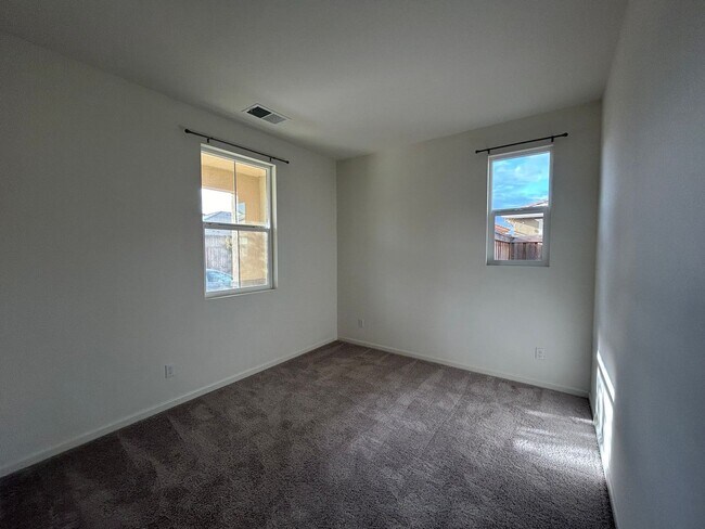 Foto del edificio - 672 Dorset Dr