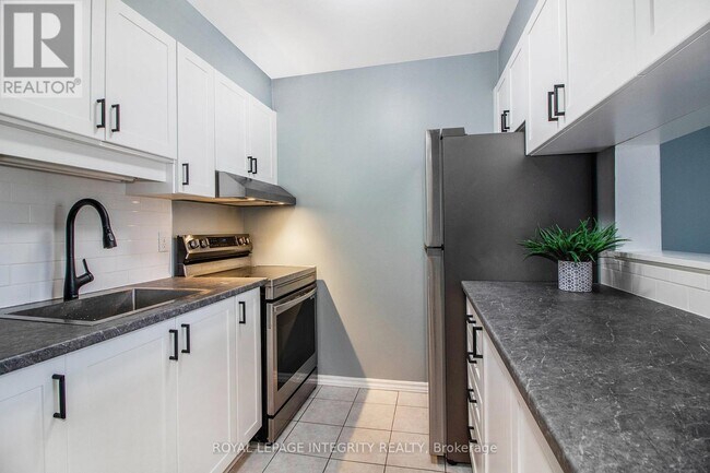 Building Photo - 212 Viewmount Dr