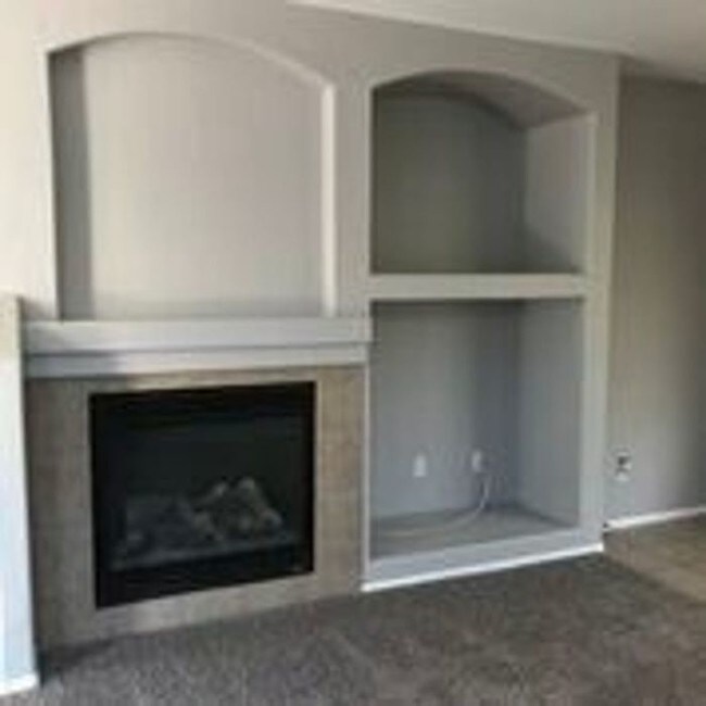 Building Photo - 1247 S Emmett Dr