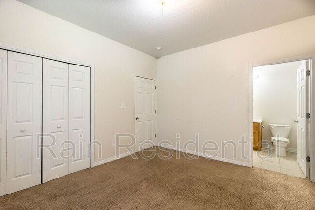 Foto del edificio - 15901 Adam Rd