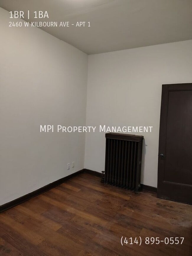 Building Photo - 2460 W Kilbourn Ave