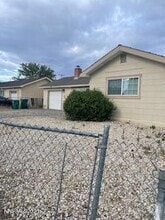 Building Photo - 914 Melrose Dr