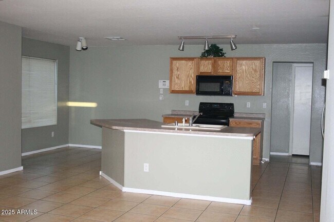 Foto del edificio - 6874 W Townley Ave