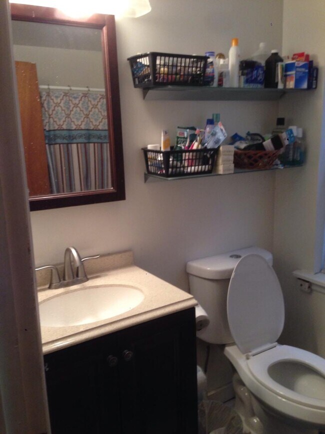 Bathroom - 2235 Saint Albans St