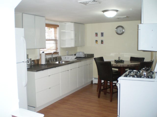 Primary Photo - 86 Tobey St