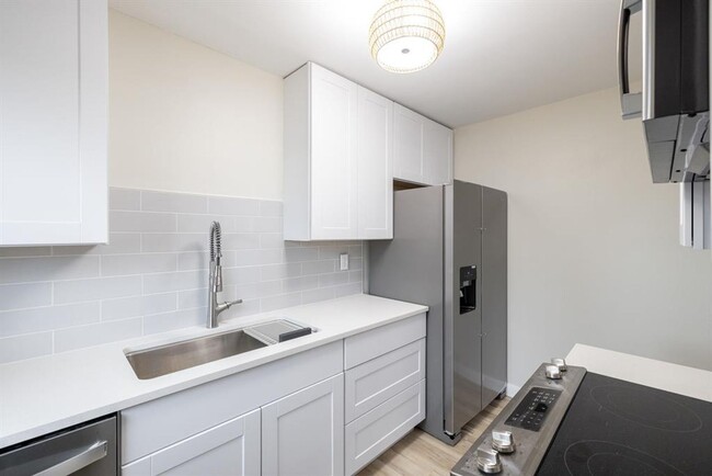 Building Photo - Move In Ready South Hill 2 Bedroom 1 Bath ...