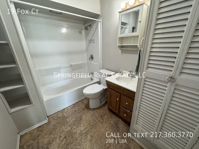 Foto del edificio - 19 Fox Ct