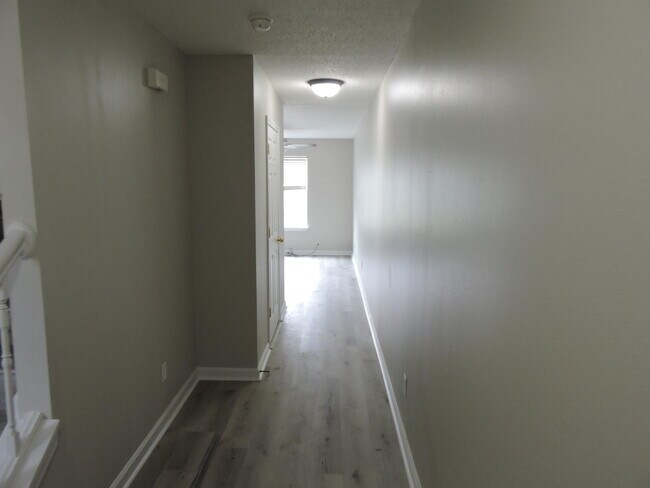 Building Photo - 237 Swaying Pine Ct