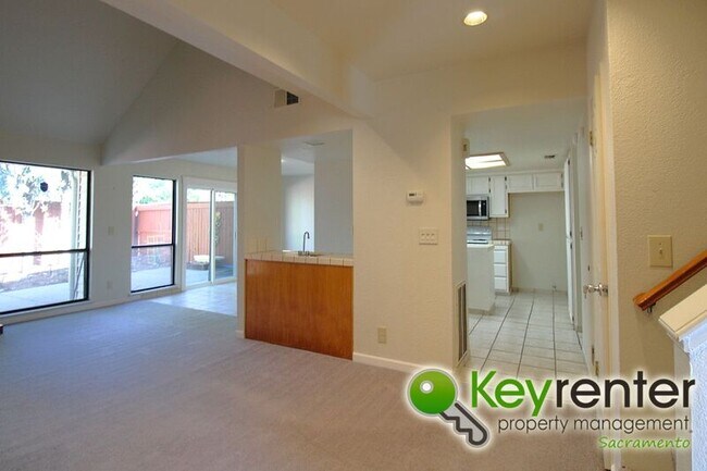 Foto del edificio - 8021 Sawgrass Cir