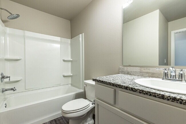 Foto del edificio - Don't like paying LPL? GREAT, this is the perfect place for you!