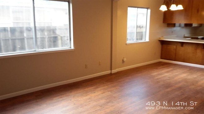 Foto del edificio - 493 N 14th St