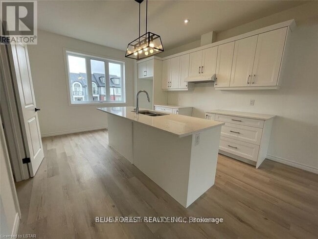 Building Photo - 2545 Meadowlands Way