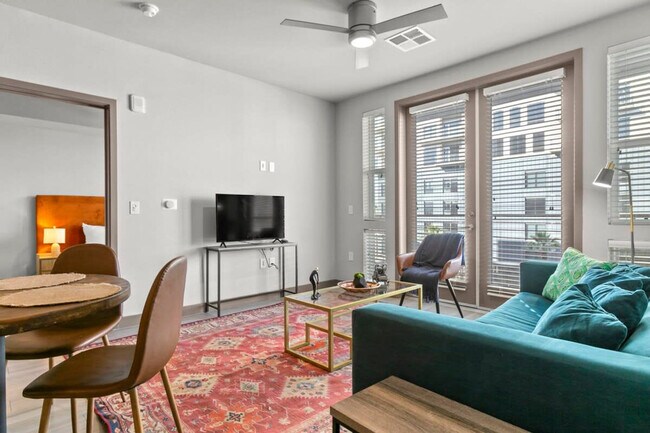 Foto del edificio - 390 N 2nd Ave