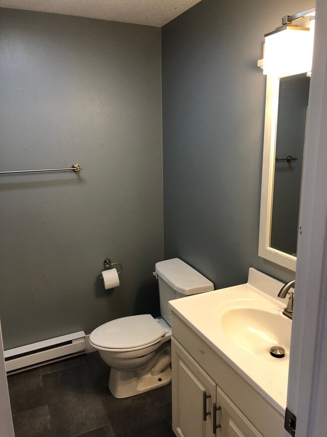 794 Court St Unit I, Keene, NH 03431 Condo for Rent in Keene, NH