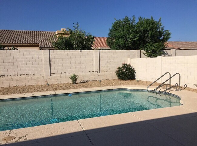 Foto del edificio - 5112 E Juniper Ave