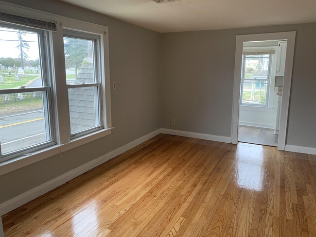 Building Photo - 66 Lyman St