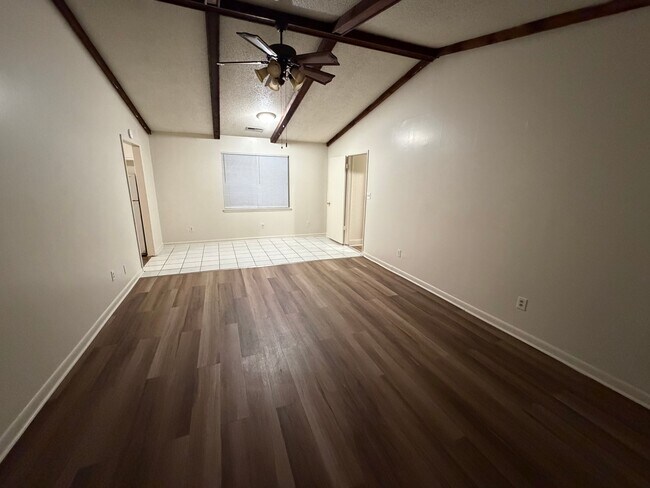 Foto del edificio - 22173 Ewell St