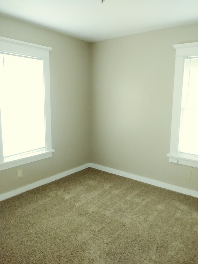 Building Photo - Cozy 2 bed 1 bath house $995