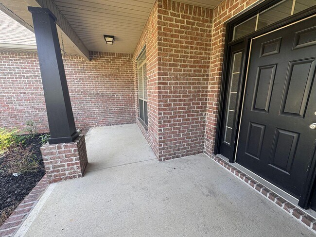 Building Photo - 744 Lime Ln