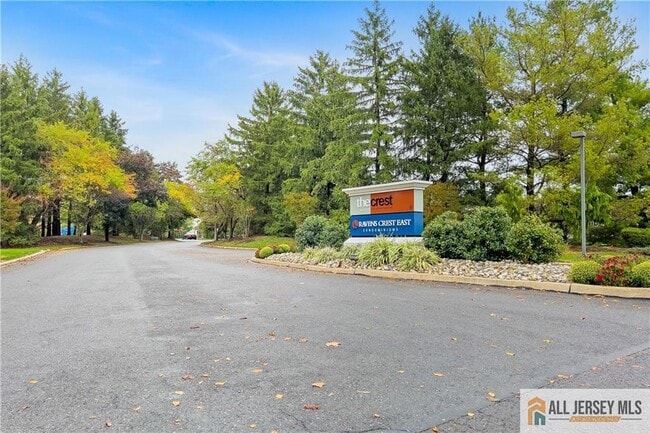 Building Photo - 2415 Ravens Crest Dr