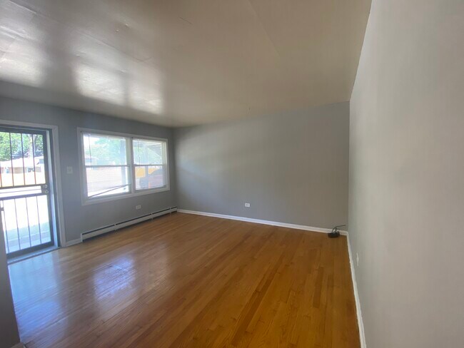 Building Photo - 5021 Columbus Dr