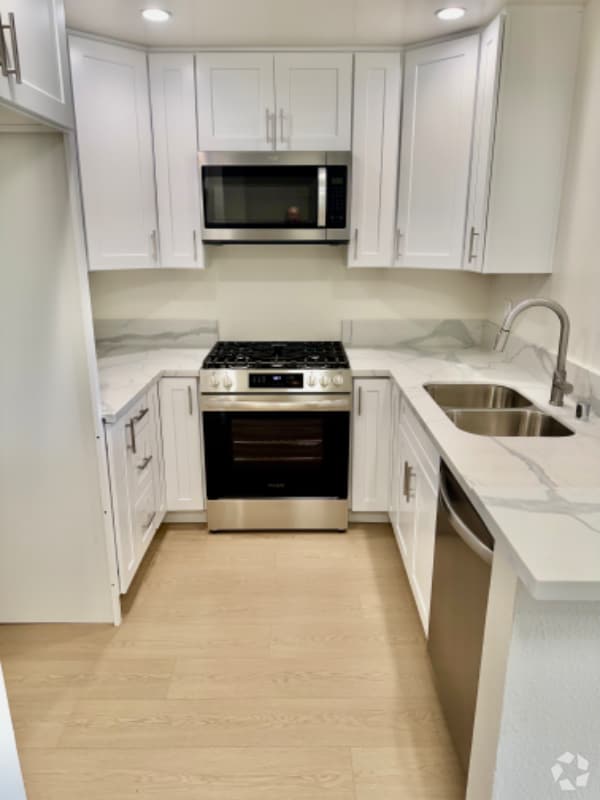 Building Photo - 5259 Cartwright Ave