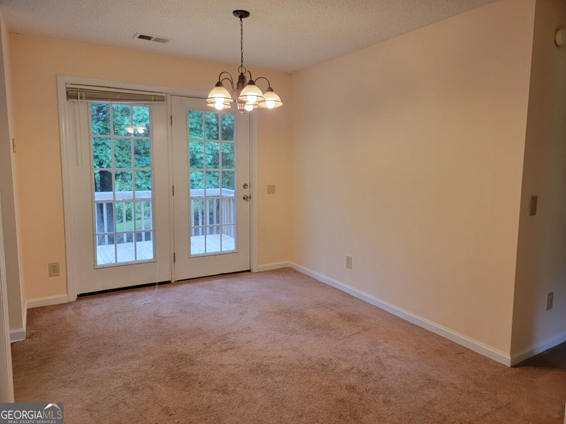 Building Photo - 104 Denhaven Dr
